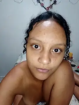 LolaAndBugs  online show from February 2026 11:41:02 PM