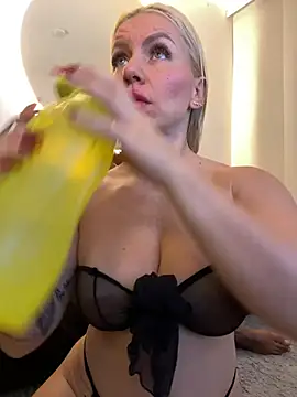 Snapshot of Natalia_Fit chatting on August 2026 03:17:02 AM Natalia Fit online show from August 2026 03:17:02 AM