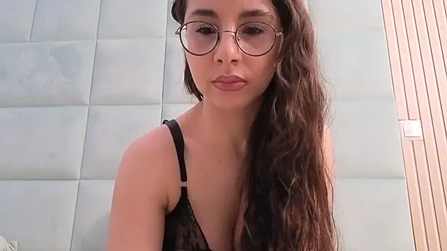 Snapshot of RosaDream chatting on February 2026 03:09:02 PM RosaDream online show from February 2026 03:09:02 PM