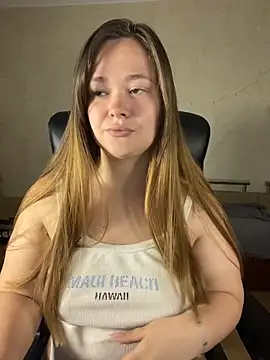 Snapshot of CaramelleSugarr chatting on May 2026 04:45:01 PM CaramelleSugarr online show from May 2026 04:45:01 PM
