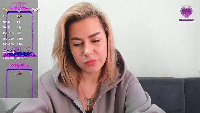 Roxi Joy online show from February 2026 11:20:01 AM