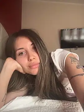 saphirafox online show from January 2026 12:43:01 PM