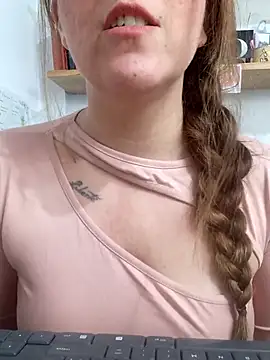 SofiEsteves online show from April 2026 12:38:01 PM