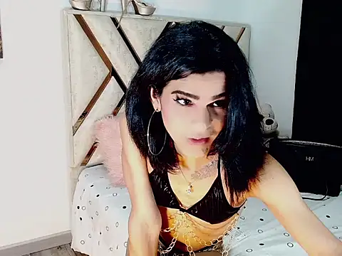 titania1502 online show from December 2025 04:54:01 AM