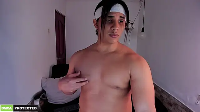 Snapshot of latinboyfit chatting on February 2026 04:43:02 AM latinboyfit online show from February 2026 04:43:02 AM