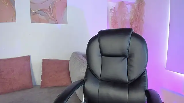 Amelie Wine online show from March 2026 02:12:02 PM