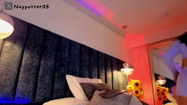 Snapshot of JuliCorrea_ chatting on June 2026 11:35:02 AM JuliCorrea online show from June 2026 11:35:02 AM