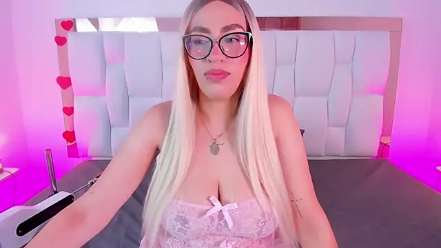 CamilleJuicy  online show from April 2026 12:50:02 PM