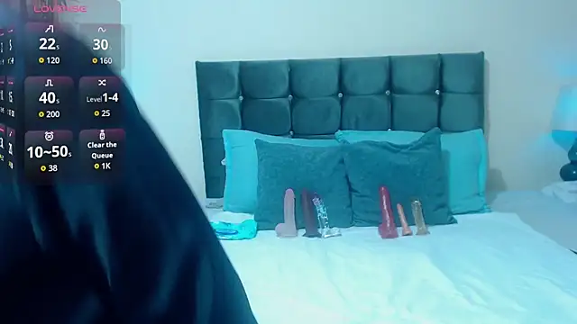 Snapshot of Valeri_hot22 chatting on December 2025 08:04:01 PM Valeri hot22 online show from December 2025 08:04:01 PM