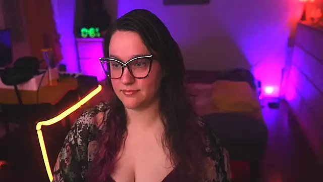 Snapshot of FireproofCuriousiteaze chatting on April 2026 02:44:01 AM FireproofCuriousiteaze online show from April 2026 02:44:01 AM