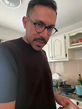 Snapshot of AdrianGarcia89 chatting on April 2026 05:39:02 PM AdrianGarcia89 online show from April 2026 05:39:02 PM
