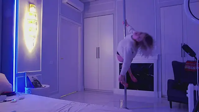 IvyBriggs online show from January 2026 06:10:01 PM