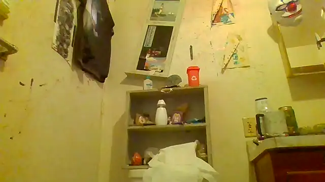 Snapshot of becky1111 chatting on April 2026 07:16:01 PM becky1111 online show from April 2026 07:16:01 PM