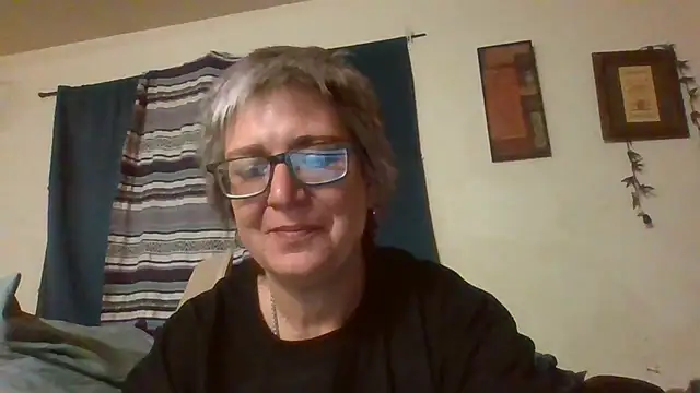Snapshot of becky1111 chatting on April 2026 02:37:02 AM becky1111 online show from April 2026 02:37:02 AM