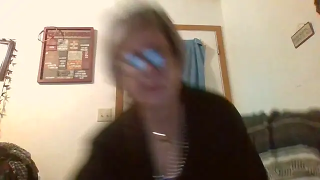 Snapshot of becky1111 chatting on May 2026 11:38:02 AM becky1111 online show from May 2026 11:38:02 AM