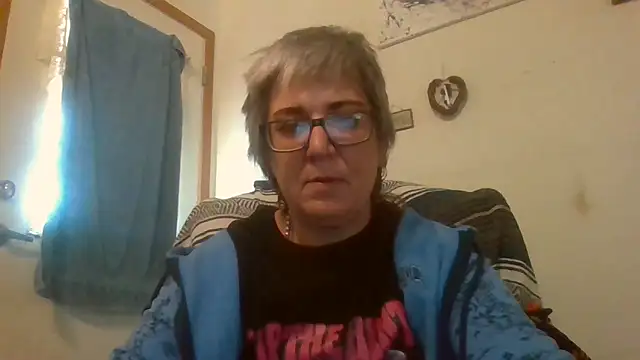 Snapshot of becky1111 chatting on May 2026 07:11:02 PM becky1111 online show from May 2026 07:11:02 PM