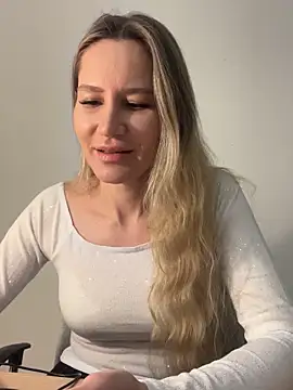 1Moonlight1 online show from December 2025 04:03:02 PM