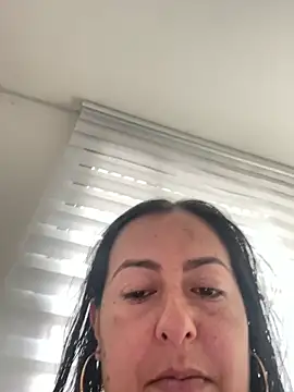 Snapshot of evelyn_harpeery chatting on May 2026 07:19:02 PM evelyn harpeery online show from May 2026 07:19:02 PM