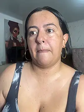 Snapshot of evelyn_harpeery chatting on June 2026 11:08:01 AM evelyn harpeery online show from June 2026 11:08:01 AM