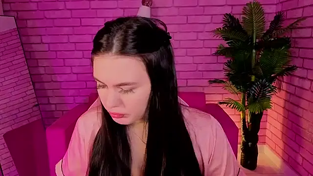 Snapshot of Mia_Evelyn chatting on December 2025 08:45:02 AM Mia Evelyn online show from December 2025 08:45:02 AM