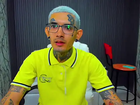 Boy tatto77 online show from December 2025 08:26:02 PM