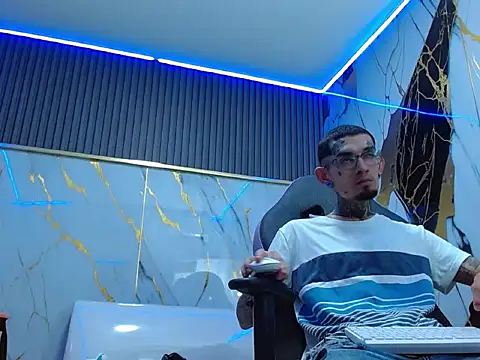 Boy tatto77 online show from April 2026 12:03:01 PM