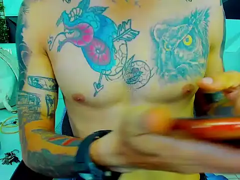 Snapshot of Boy_tatto77 chatting on June 2026 12:37:01 PM Boy tatto77 online show from June 2026 12:37:01 PM