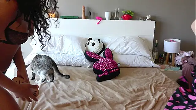 MikaScarlet online show from March 2026 02:06:02 PM