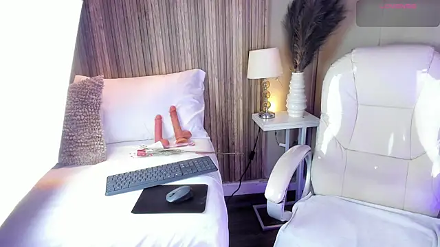 FiorelaSton online show from February 2026 04:09:02 AM