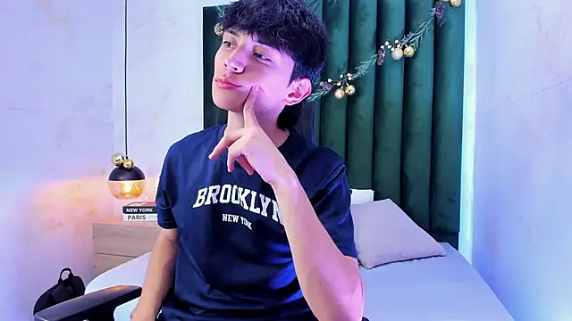 Aron valverde online show from December 2025 03:13:01 AM