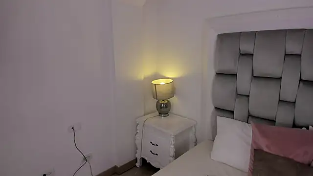 amber  ferrera online show from March 2026 07:50:01 PM