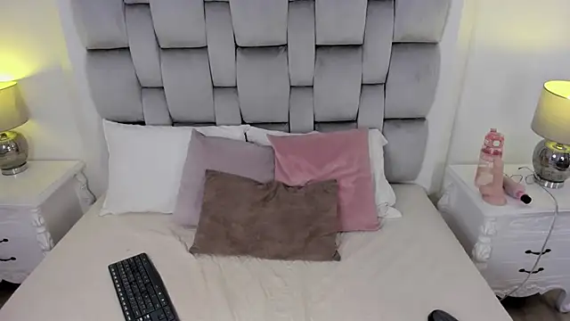 amber  ferrera online show from March 2026 07:51:02 PM