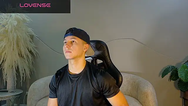 Snapshot of Noah_Clarkk chatting on July 2026 05:30:01 PM Noah Clarkk online show from July 2026 05:30:01 PM