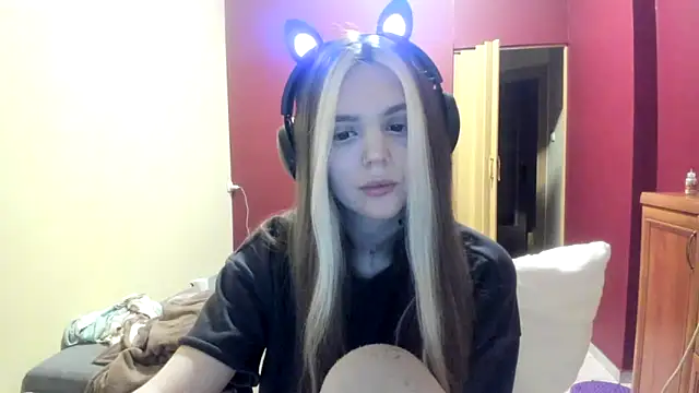 LunaAngell online show from December 2025 11:12:01 PM