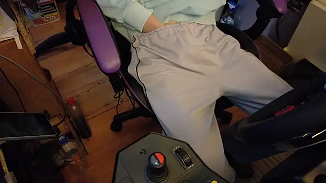 Gay-Versaut online show from April 2026 07:09:02 PM