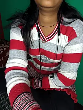 QWEEN7B online show from December 2025 01:51:01 PM