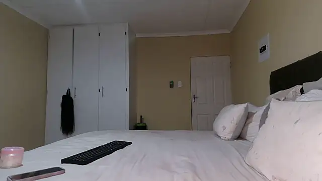 Alaiyasexy online show from March 2026 05:46:01 PM