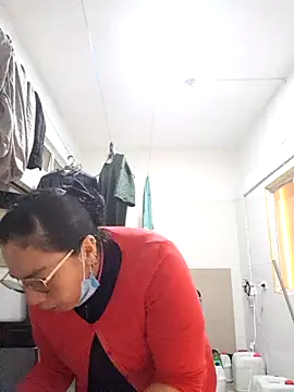 BoniFox  online show from December 2025 12:45:02 PM