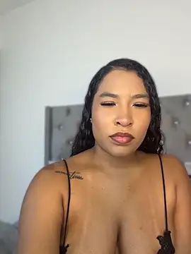 izzybelmonth12 online show from April 2026 08:10:01 PM