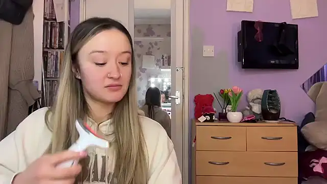 LilyLuck  online show from February 2026 04:26:01 PM