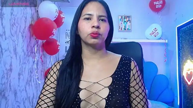 nicol ross19 online show from February 2026 11:48:01 PM