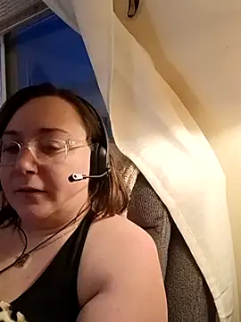 pinkcheetah12 online show from February 2026 10:57:02 PM