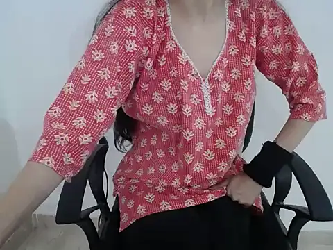 Snapshot of Farhana_beautyfull chatting on February 2026 04:56:01 AM Farhana beautyfull online show from February 2026 04:56:01 AM