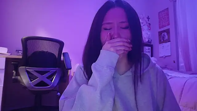 Snapshot of luvvivii chatting on February 2026 03:00:02 AM luvvivii online show from February 2026 03:00:02 AM