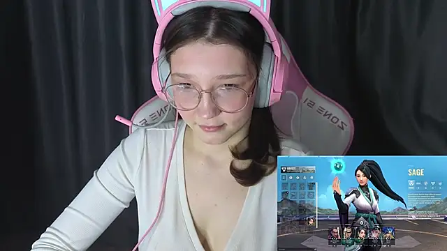 Pink-Aura- online show from January 2026 06:24:01 PM