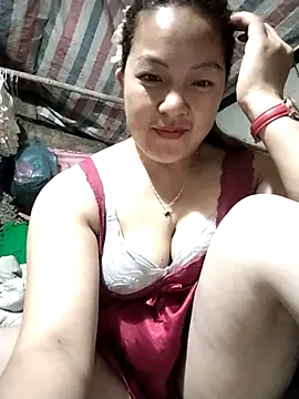 Snapshot of Lucky_cutee chatting on April 2026 12:09:02 PM Lucky cutee online show from April 2026 12:09:02 PM