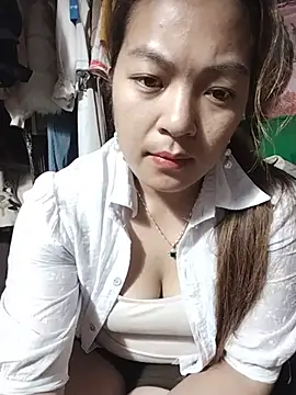 Snapshot of Lucky_cutee chatting on May 2026 03:34:02 AM Lucky cutee online show from May 2026 03:34:02 AM
