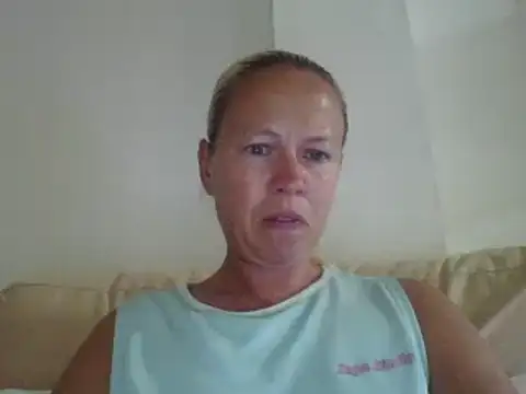 Snapshot of jennyblondeuk chatting on June 2026 08:29:02 PM jennyblondeuk online show from June 2026 08:29:02 PM