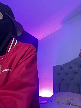 cute emmma online show from April 2026 11:04:02 AM