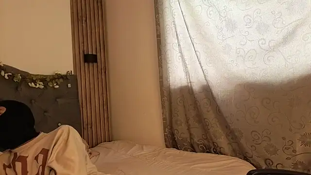 cute emmma online show from April 2026 11:35:01 AM